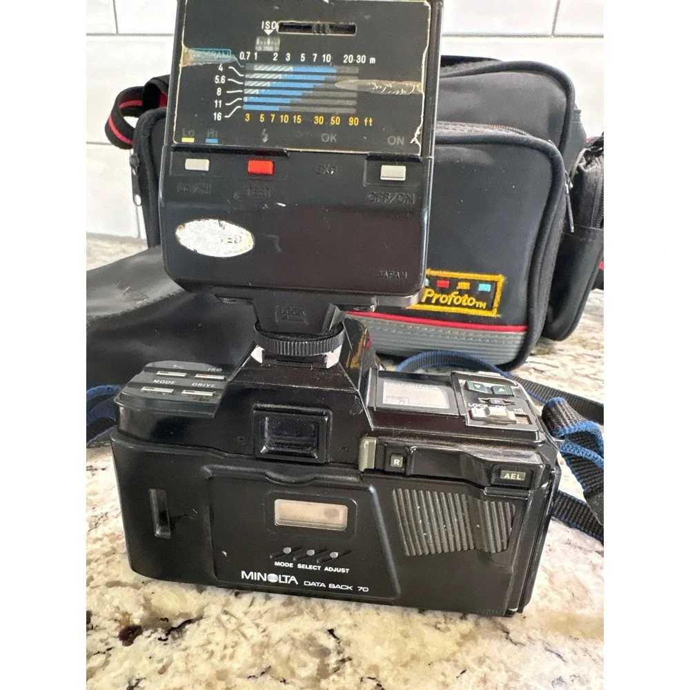 Minolta 7000 MAXXUM SLR Camera Set With Flash,‎ Lenses & Bag